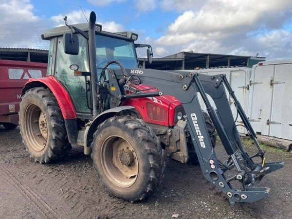 MASSEY FERGUSON - 5455 TRACTOR AND LOADER - Image 1
