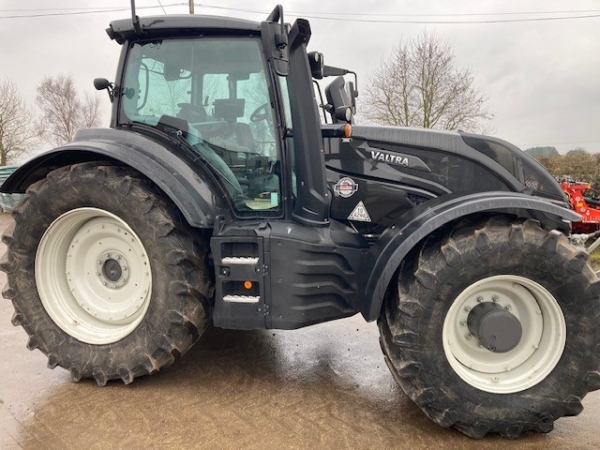 Valtra - T214V ST - Image 1