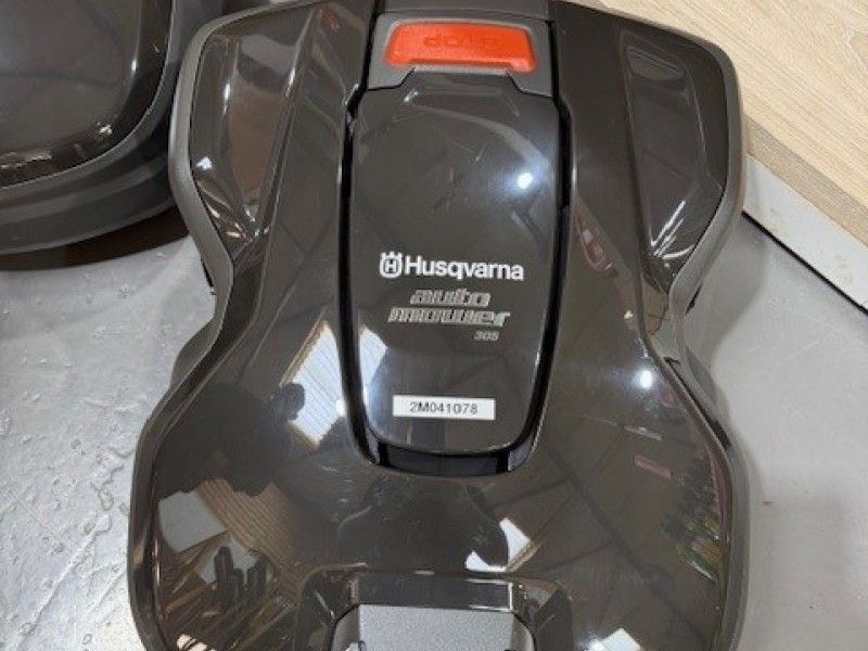 HUSQVARNA - AUTOMOWER 305 ROBOTIC - Image 1