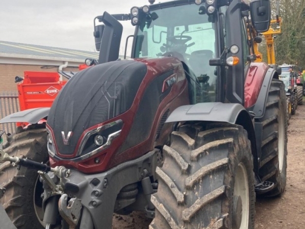 Valtra - T215A 4WD TRACTOR - Image 1