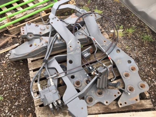 MASSEY FERGUSON - LOADER BRACKETS - Image 1