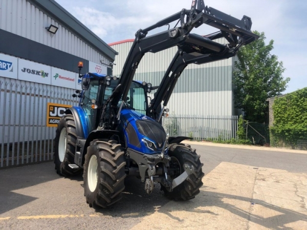 VALTRA - G125EA TRACTOR AND LOADER - Image 1