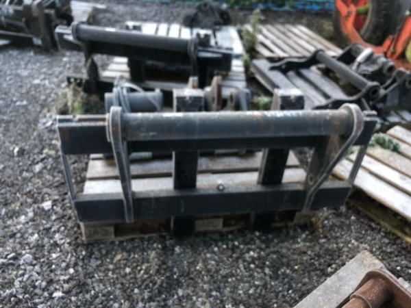 MANITOU - HEADSTOCKAND PALLET TINES - Image 1