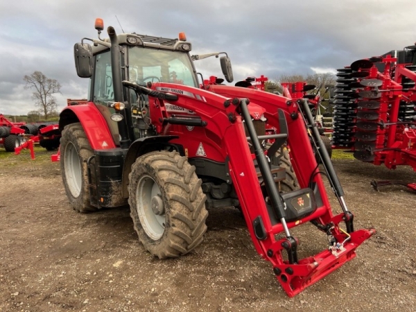 Massey Ferguson - 6713S ESD6 TRACTOR - Image 1