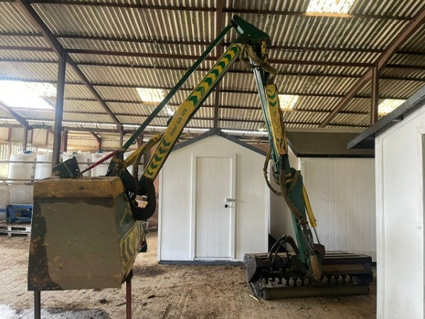 SPEARHEAD - 686 VFR HEDGECUTTER - Image 1