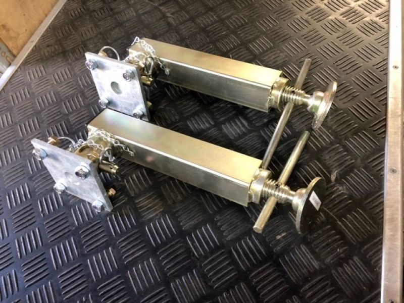 IFOR WILLIAMS - KX0227 PROPS - Image 1