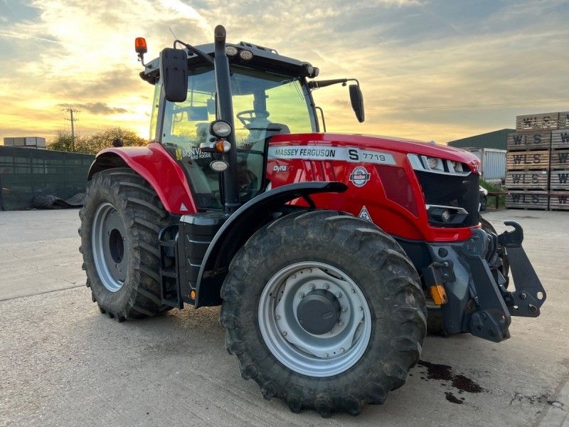 MASSEY FERGUSON - 7719S EXDV 4WD TRACTOR - Image 1