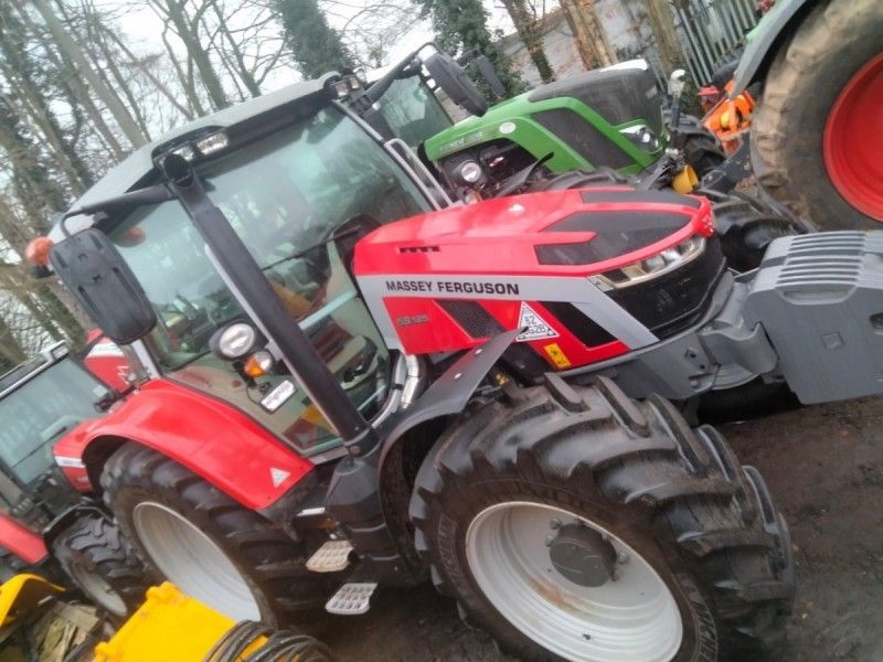 Massey Ferguson - 5S.125 EFD4 4WD TRACTOR - Image 1