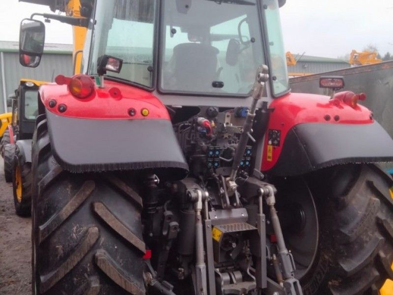 Massey Ferguson - 5S.125 EFD4 4WD TRACTOR - Image 3