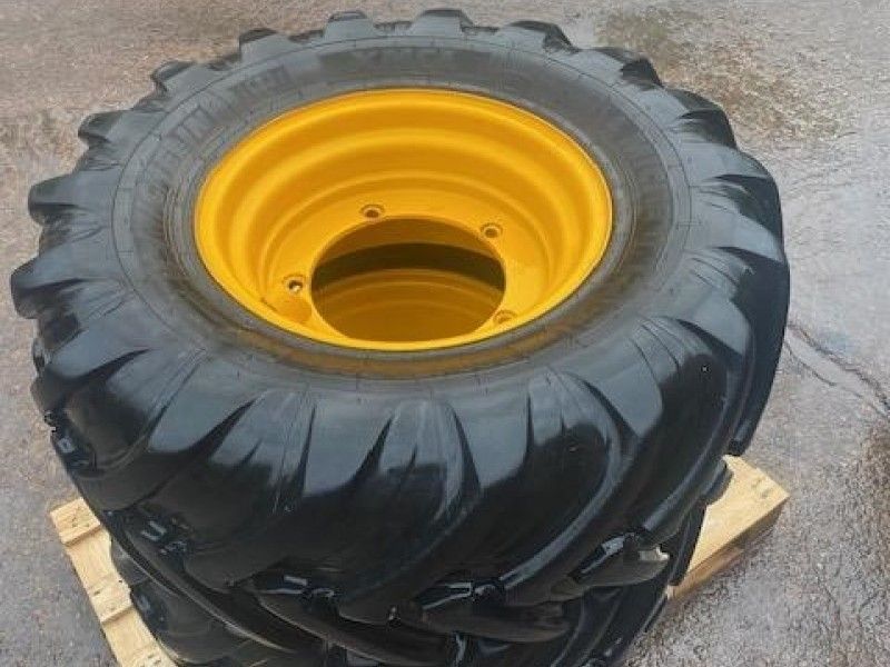JCB - 380 75R20 TYRE RIMS - Image 3