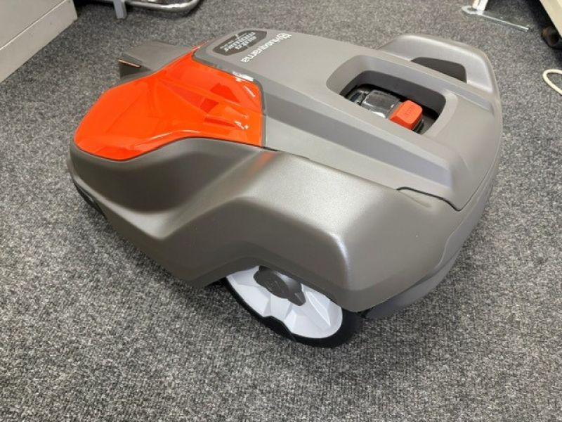 HUSQVARNA - AUTOMOWER 550 ROBOTIC - Image 3