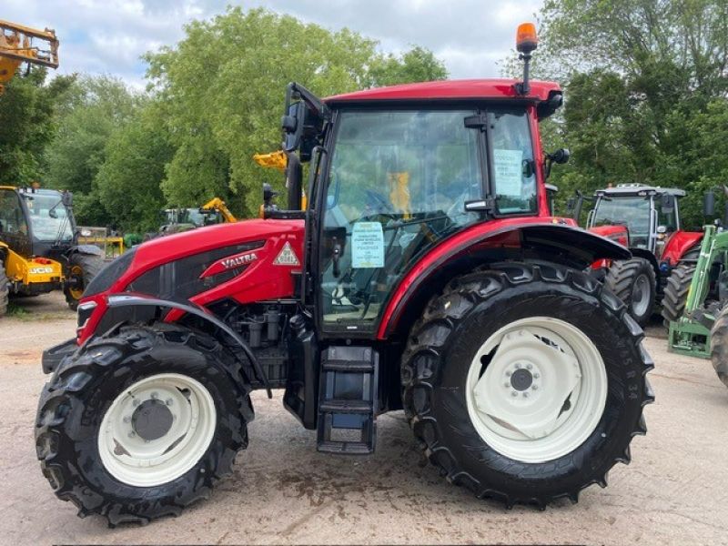VALTRA - A115MH4 TRACTOR - Image 4