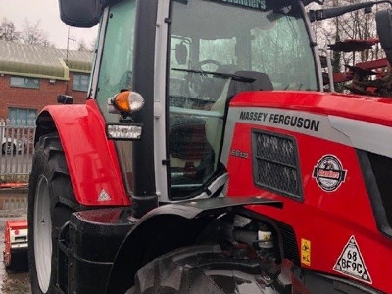 MASSEY FERGUSON - 6S.135ESD6 4WD TRACTOR - Image 2