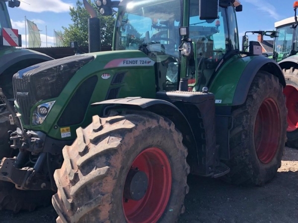 Fendt - 724 Vario S4 - Image 1
