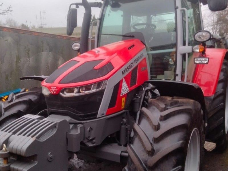 Massey Ferguson - 5S.125 EFD4 4WD TRACTOR - Image 2