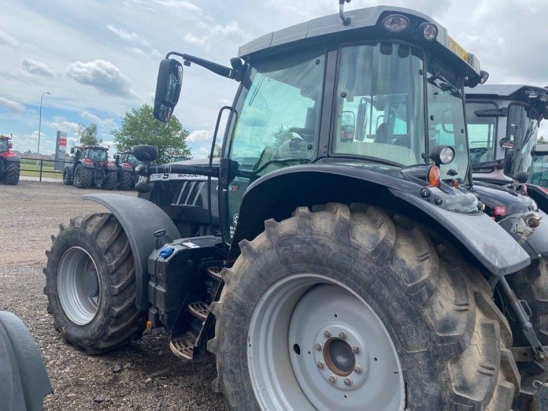 Massey Ferguson - 7718S EFD6 Tractor - Image 4