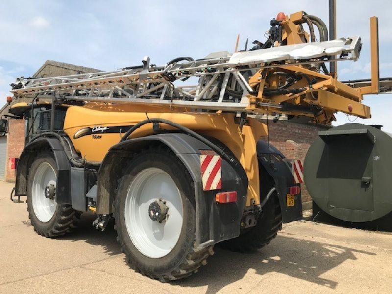 Challenger - ROGATOR 645 SP SPRAYER - Image 4