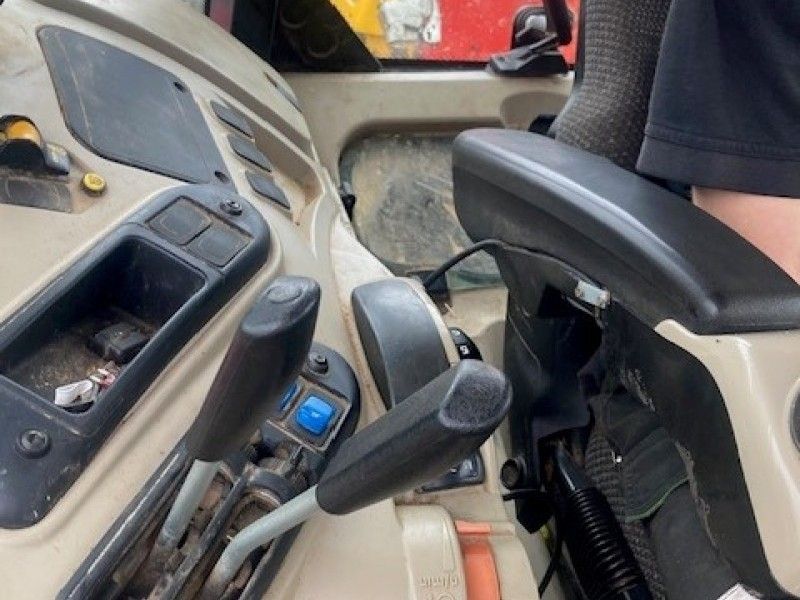 MASSEY FERGUSON - 5710 TRACTOR - Image 6