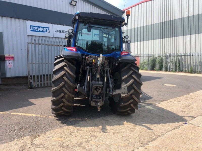 VALTRA - G125EA TRACTOR AND LOADER - Image 5