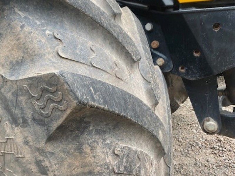 JCB - 4220 FASTRAC - Image 7