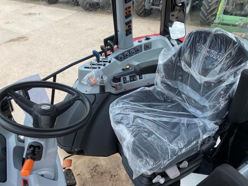 VALTRA - A115MH4 TRACTOR - Image 8