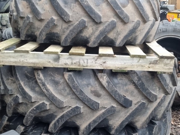 MASSEY FERGUSON - 14.9R28 AND 18.4R38 - Image 1