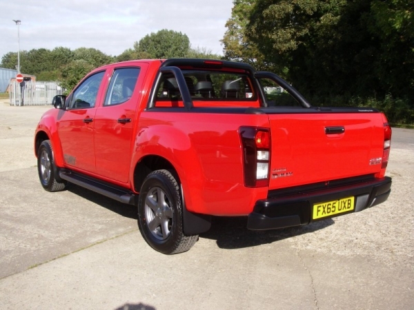 Isuzu - D Max Fury Double Cab Aut - Image 1