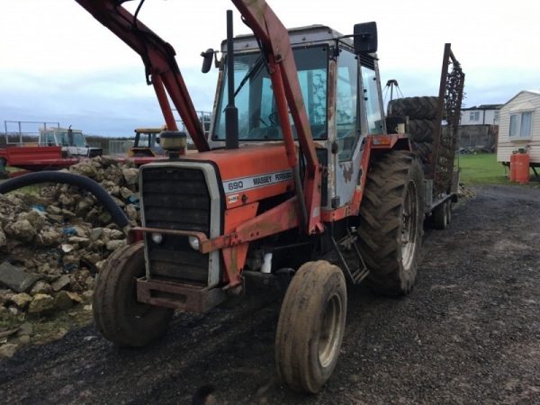 Massey Ferguson  - 690 - Image 1