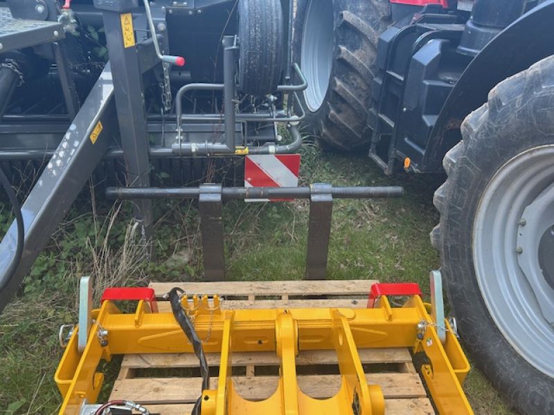 JCB - QFIT HEADSTOCK AND TINES - Image 1
