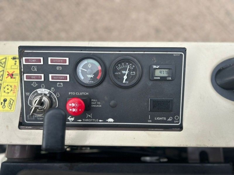 GRASSHOPPER - 321 ZERO TURN MOWER - Image 8