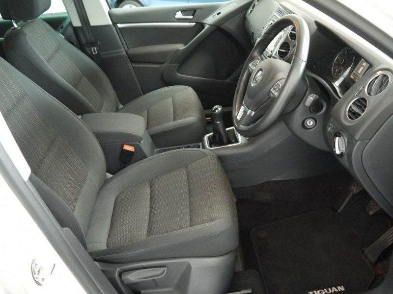 VW - TIGUAN 2.0TDI SE 4MOTION - Image 2