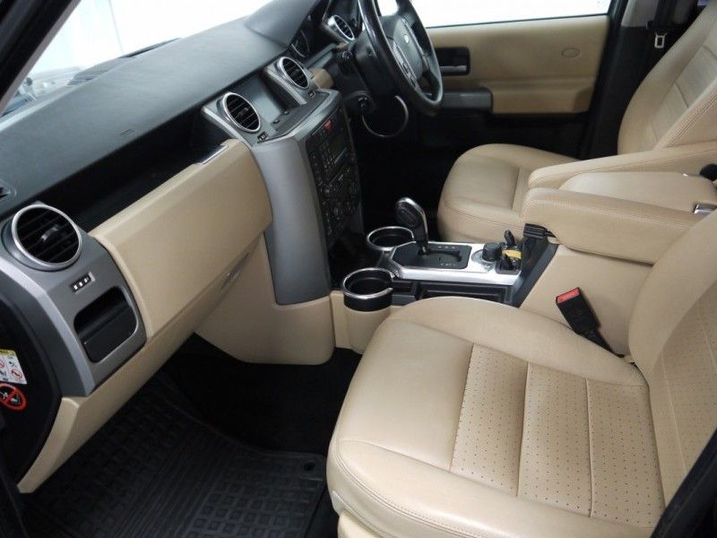 Land Rover - Discovery TDV6 SE Auto - Image 3
