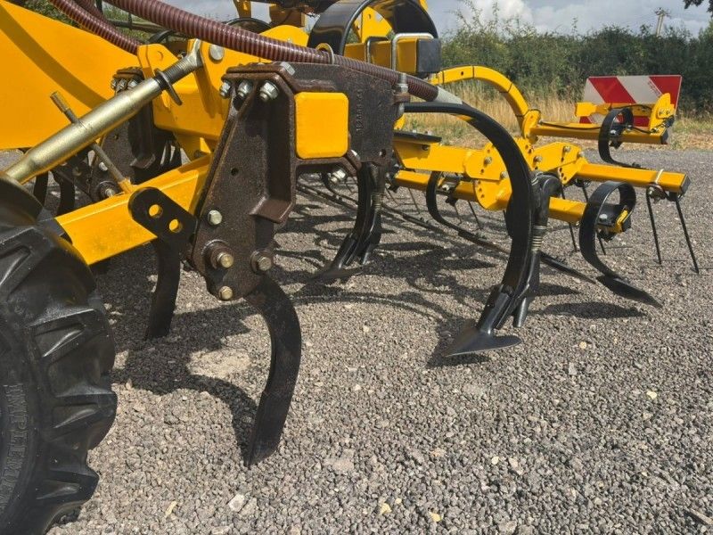 CLAYDON - 3M GRAIN DRILL - Image 6