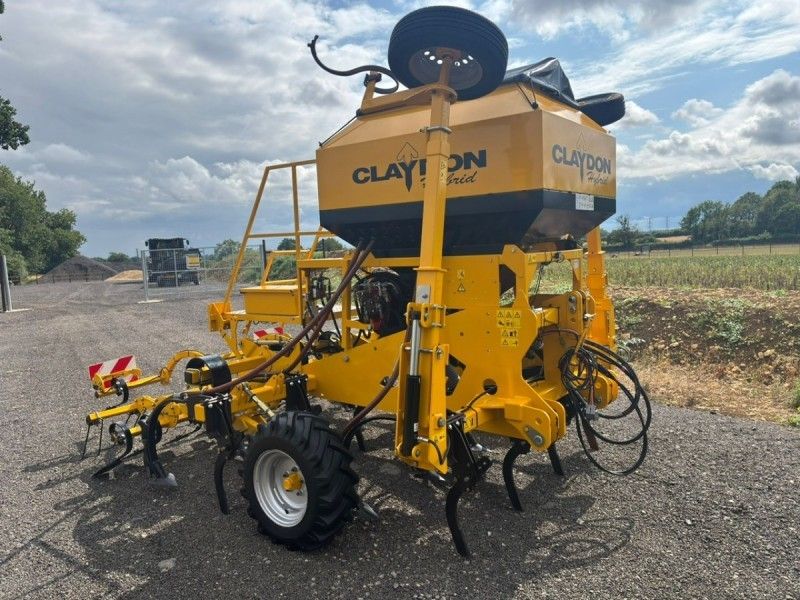 CLAYDON - 3M GRAIN DRILL - Image 4