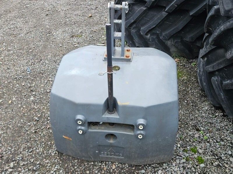 VALTRA - MONOBLOCK 2300KG WEIGHT - Image 2