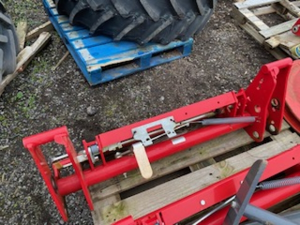 MASSEY FERGUSON - EURO HEADSTOCK - Image 1