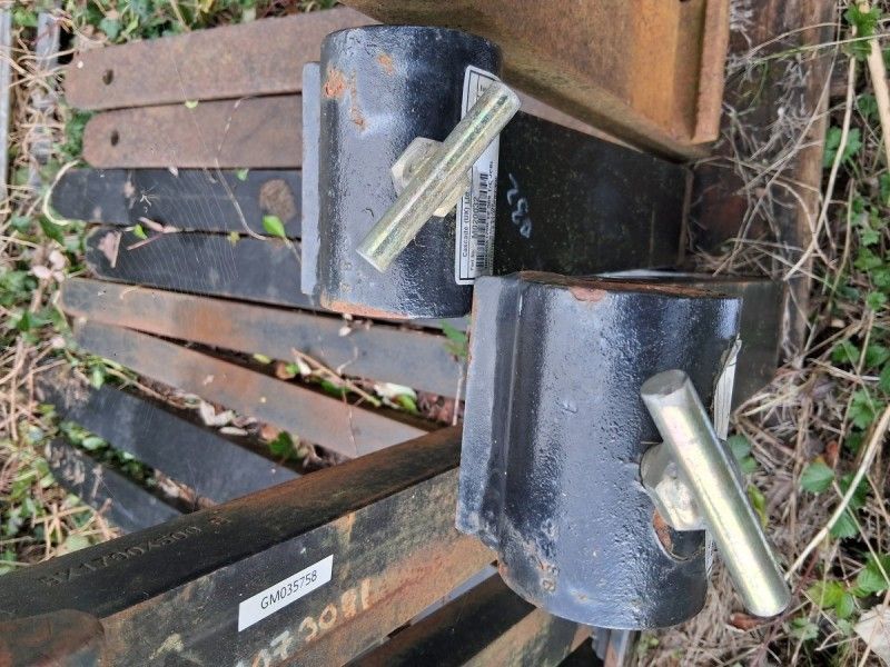 JCB - PAIR OF JCB Q-FIT FORKS. - Image 3