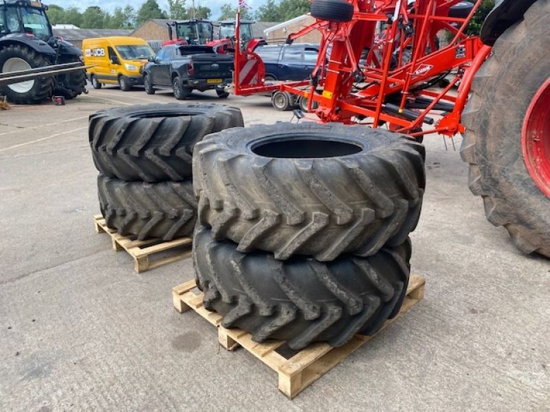 JCB - 460 70R24 MICHELIN TYRES - Image 1