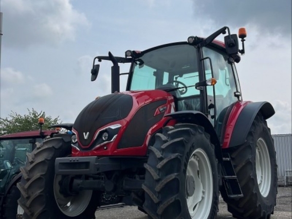VALTRA - A115MH4 TRACTOR - Image 1