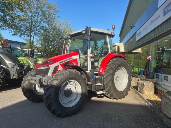 MASSEY FERGUSON - 5S.145 EFD4 TRACTOR - Image 1