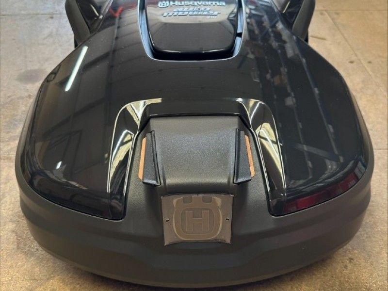 HUSQVARNA - AM310 MK2 ROBOTIC MOWER - Image 2